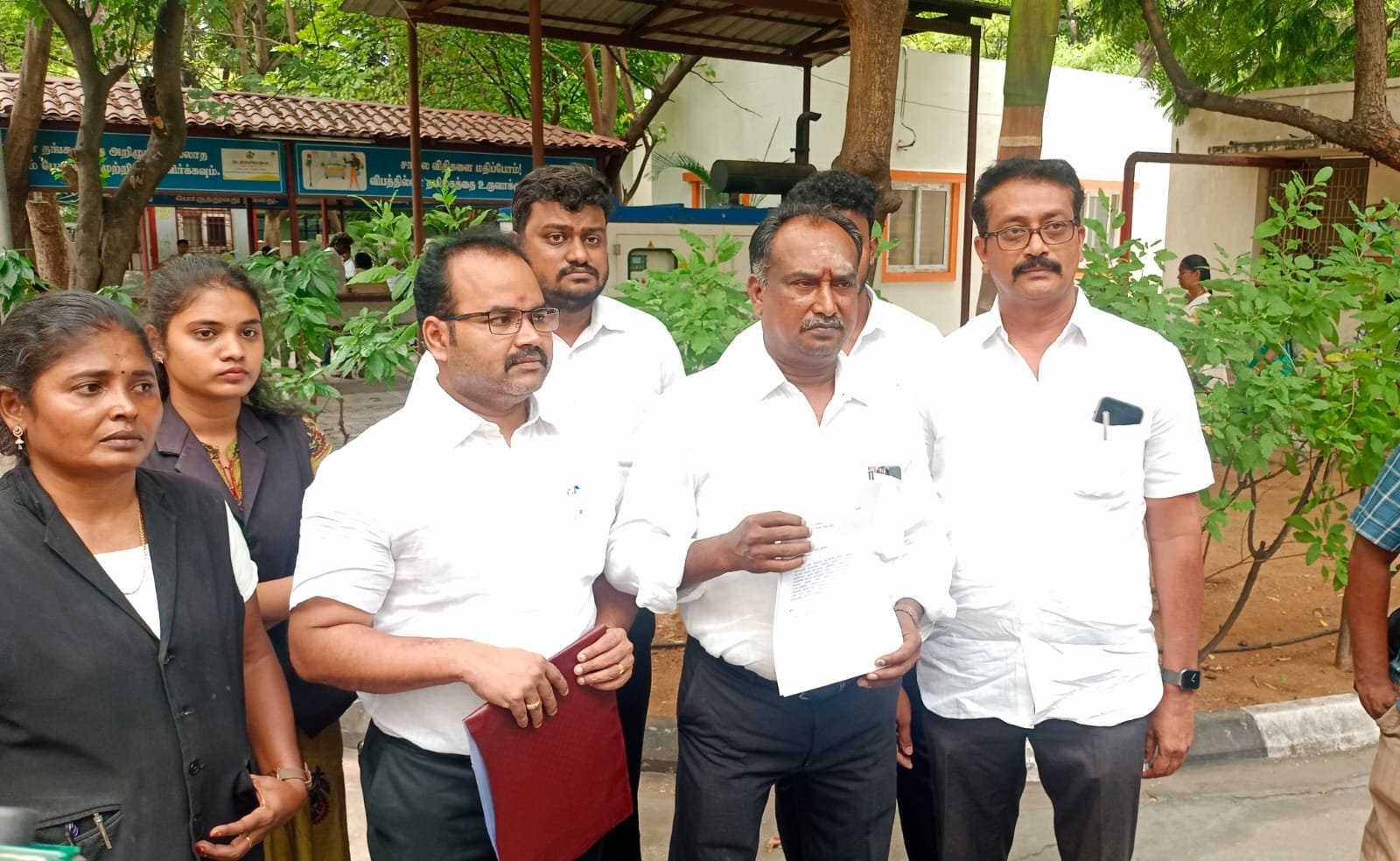 தமிழ்நாடு சட்டமன்ற எதிர்க்கட்சித் தலைவர் உதயநிதி ஸ்டாலின் குறித்து அவதூறு: மதுரையில் சமூக வலைதள நபர் மீது காவல்துறை ஆணையரிடம் புகார்