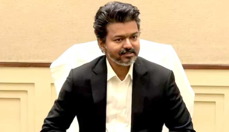 முதல்வர் விஜய்யுடன் 13 பேர் கொண்ட குழு பெங்களூரு செல்கிறது