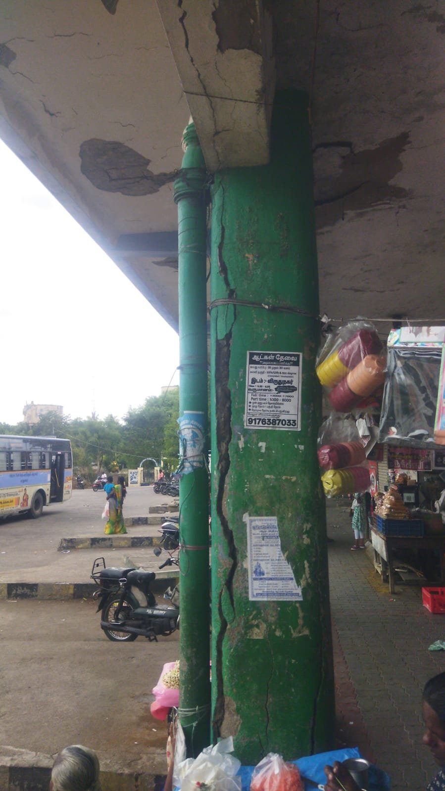 காவு வாங்க காத்திருக்கும் டி. கல்லுப்பட்டி பேரூராட்சி பேருந்து நிலையம்: பட்ஜெட்டில் நிதி ஒதுக்கப்படுமா?