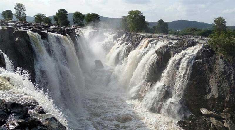 ஒகேனக்கல் காவிரியில் ஆற்றில் நீர்வரத்து 8 ஆயிரம் கனஅடியாக உயர்வு
